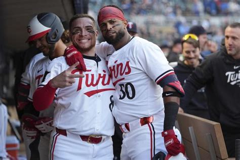 Twins Castro hits birthday homer, lifts Minnesota to 6